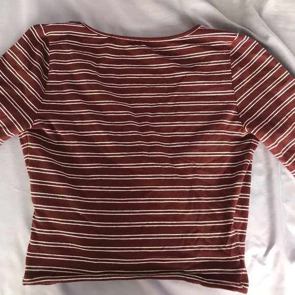 Garage - Cropped V-Neck Long Sleeve - Picture 3 of 4